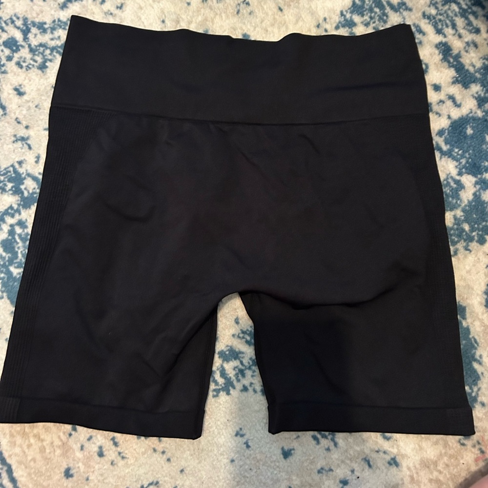 NEW DIOSAFIT SHORTS - Picture 2 of 3
